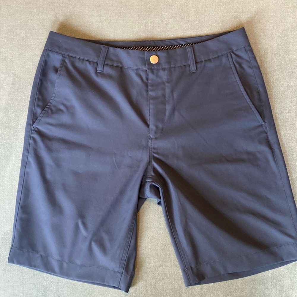 Bonobos Men’s Golf Shorts. Size 33, 10” inseam. Blue. 100% Polyester.